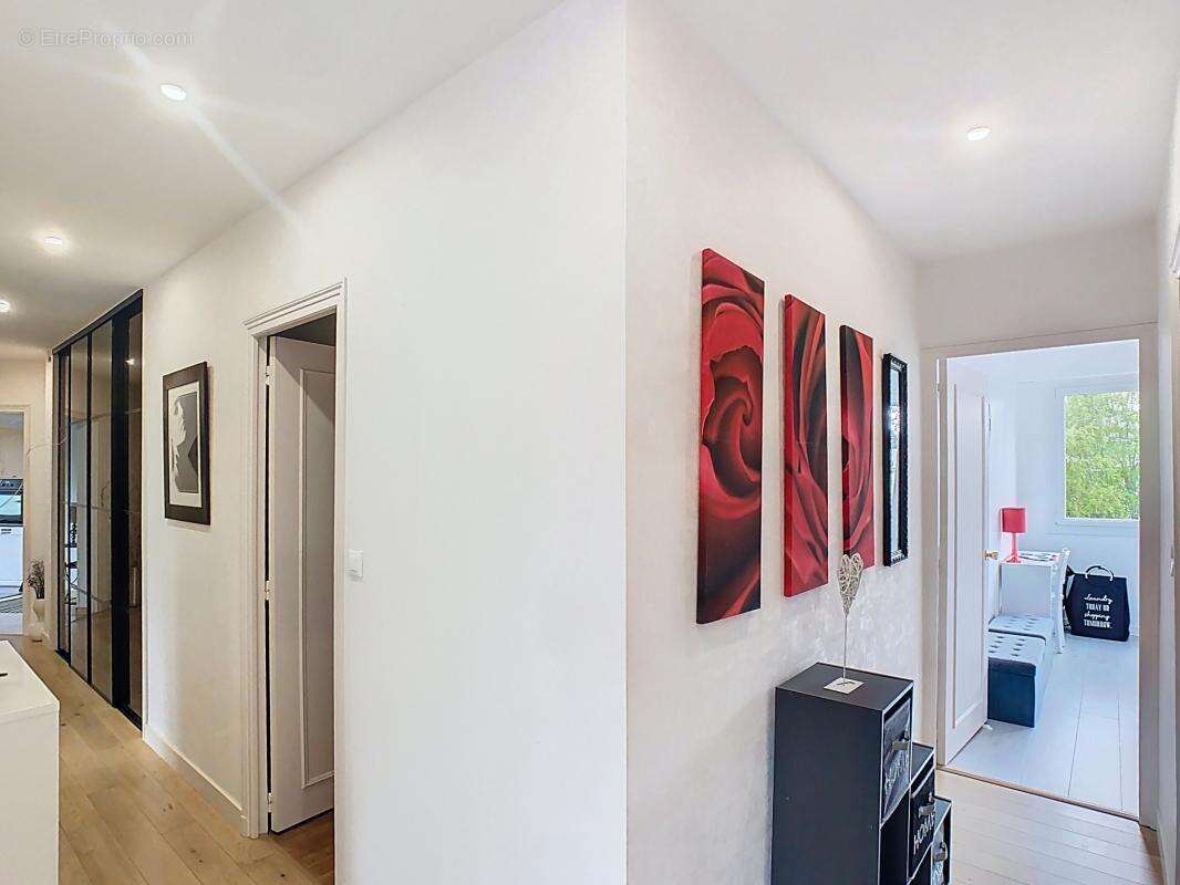 Appartement à AVRILLE