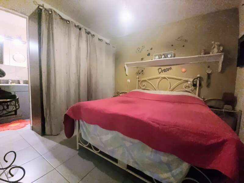 Maison à MESLAY-DU-MAINE