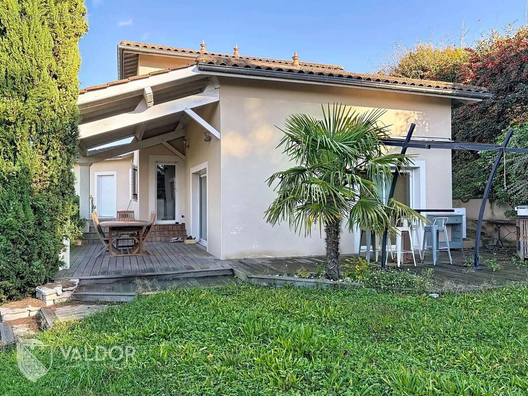 Maison à MONTMERLE-SUR-SAONE