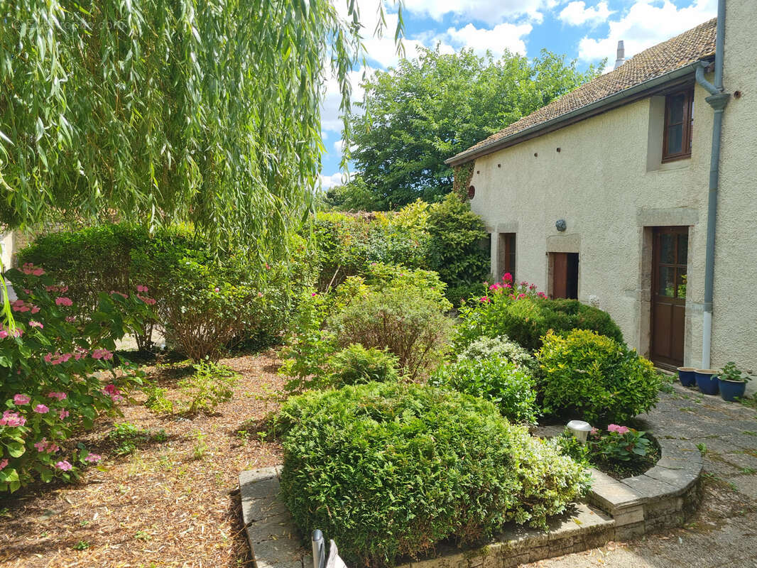 Maison à NOLAY