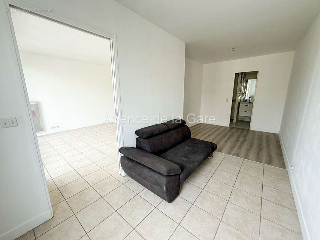Appartement à SARTROUVILLE