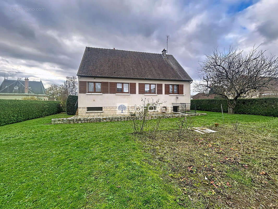 Maison à COUCY-LA-VILLE