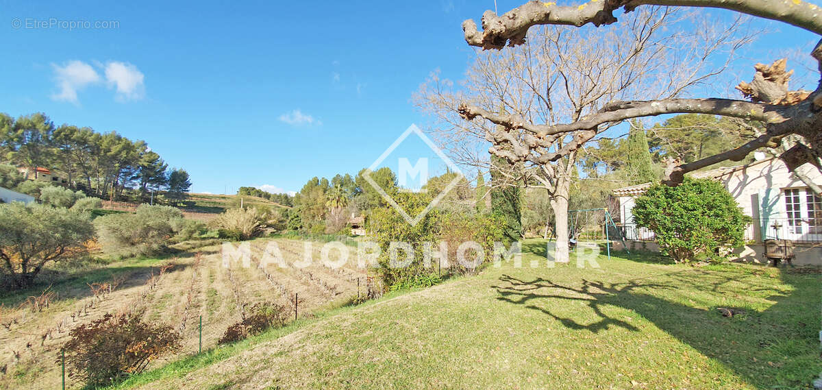 Maison à LE CASTELLET