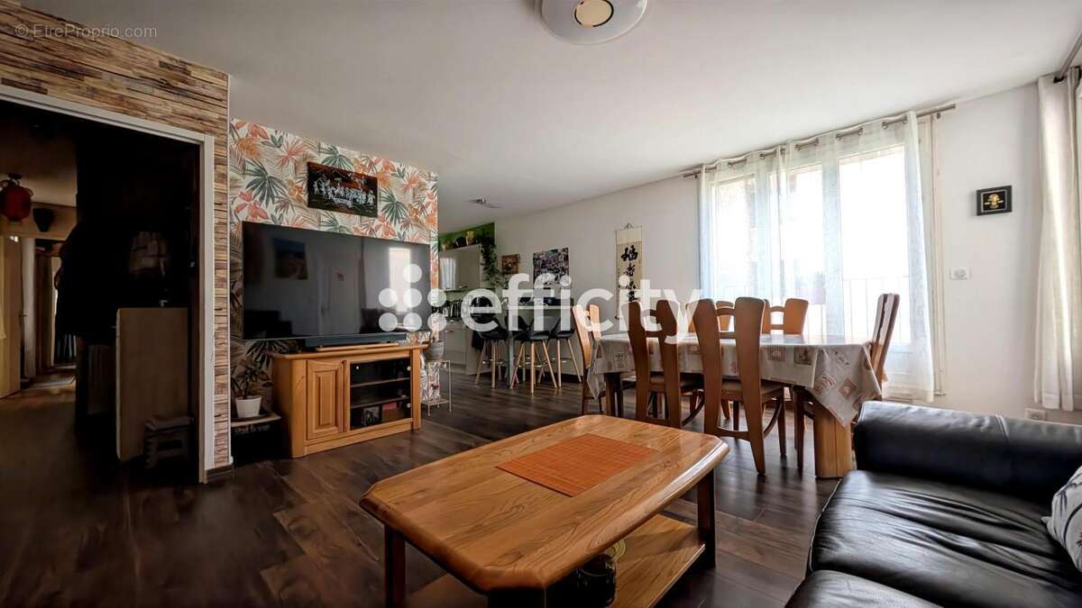 Appartement à LOGNES