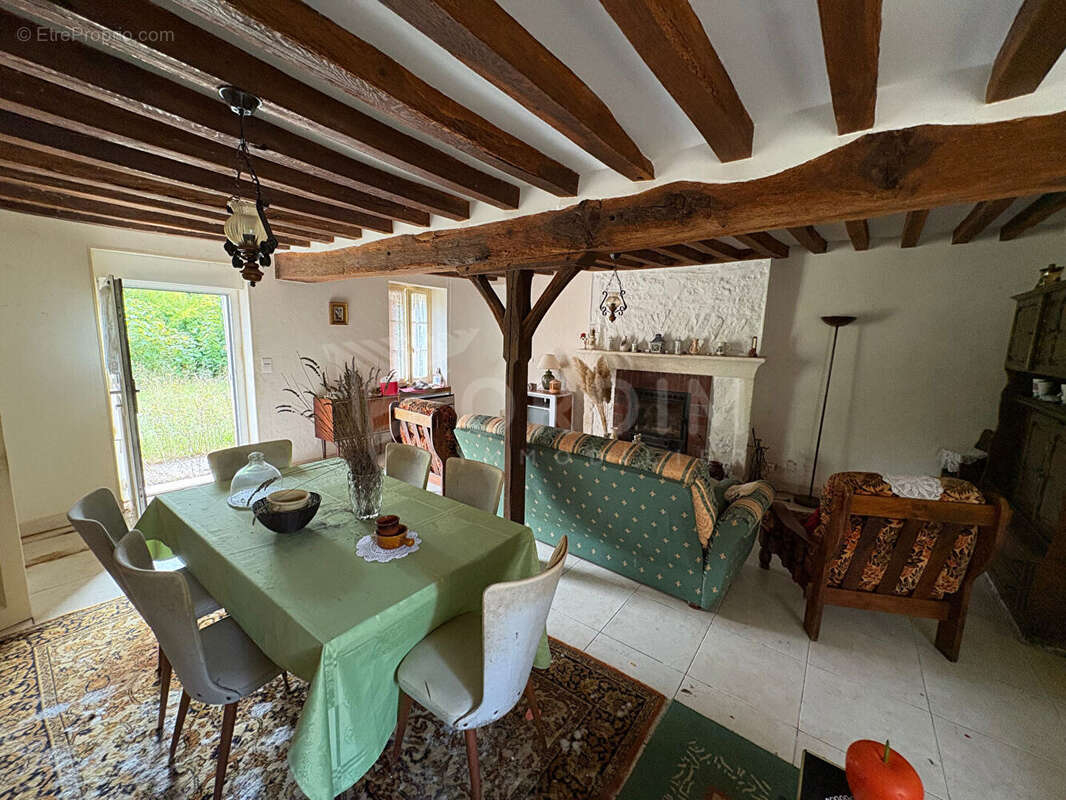 Maison à ETAIS-LA-SAUVIN