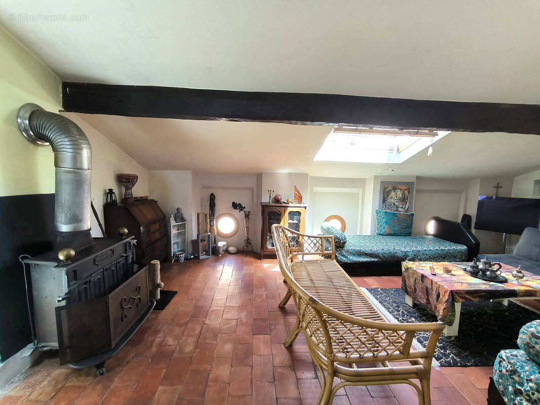 Appartement à VALLAURIS