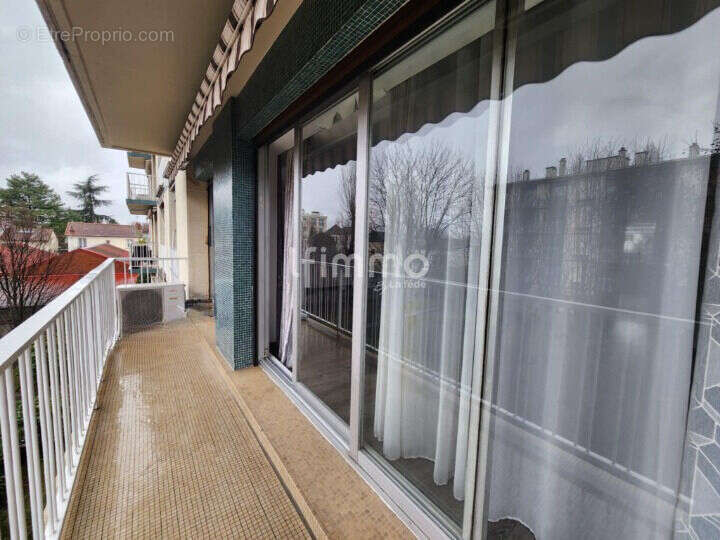 Appartement à SAINT-MAUR-DES-FOSSES