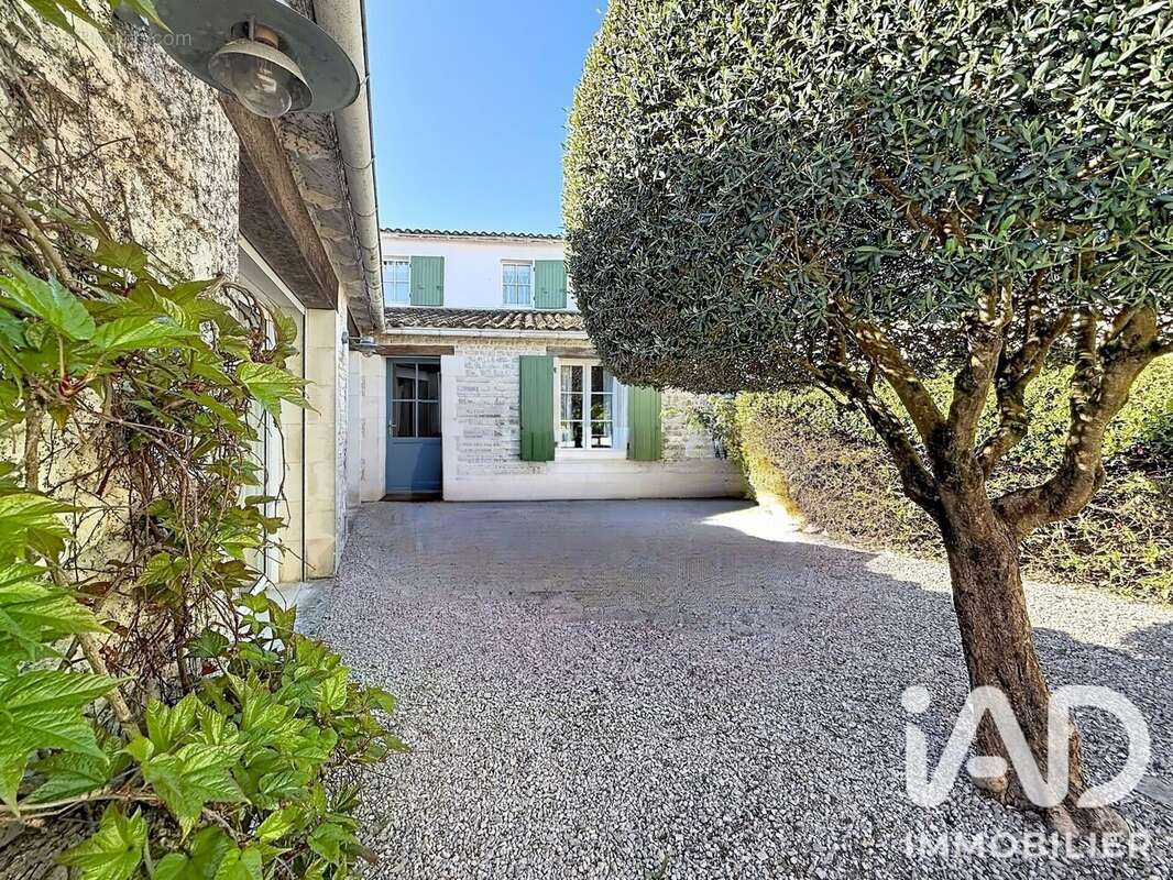 Photo 2 - Maison à LA FLOTTE