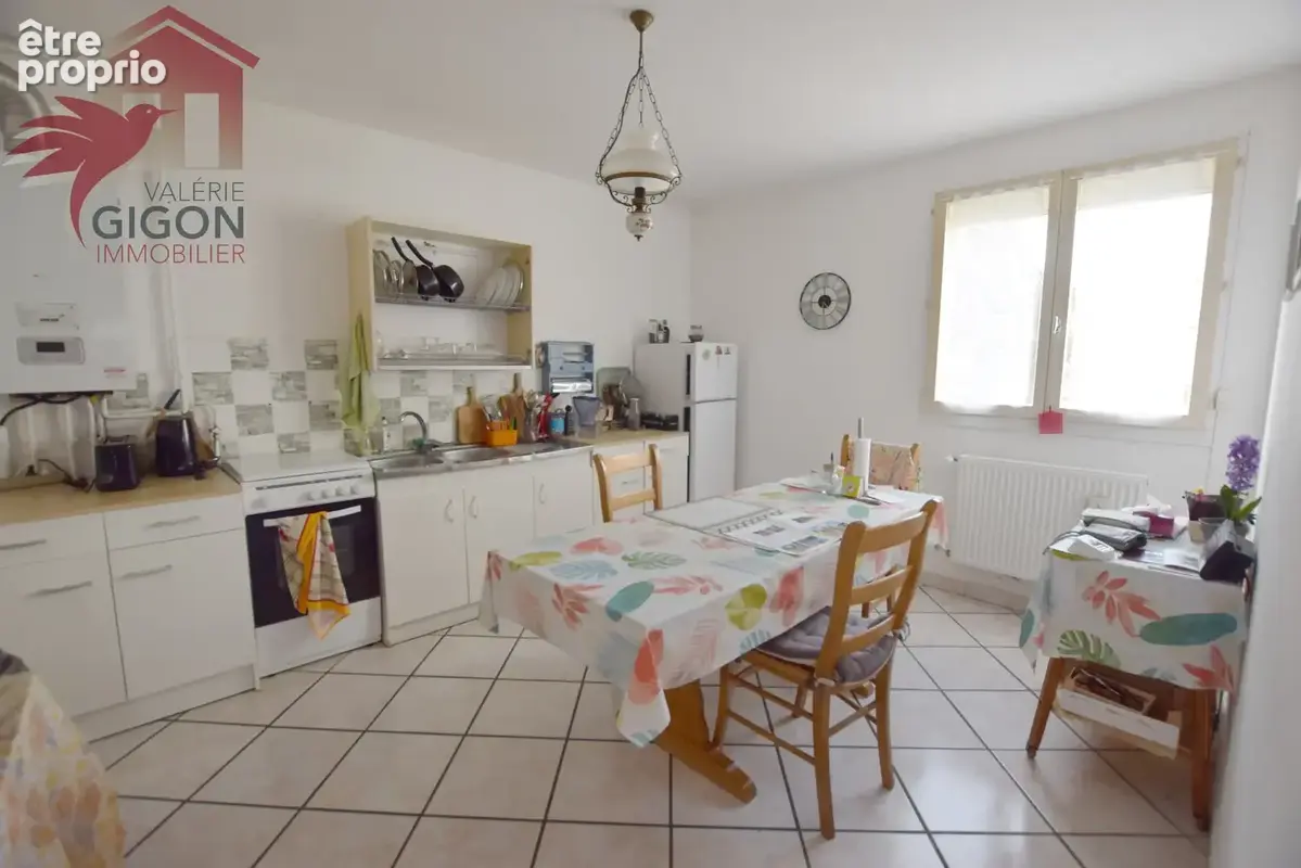 BEL APPARTEMENT SPACIEUX et LUMINEUX donnant sur terrasse avec vue sur la verdure - photo 4