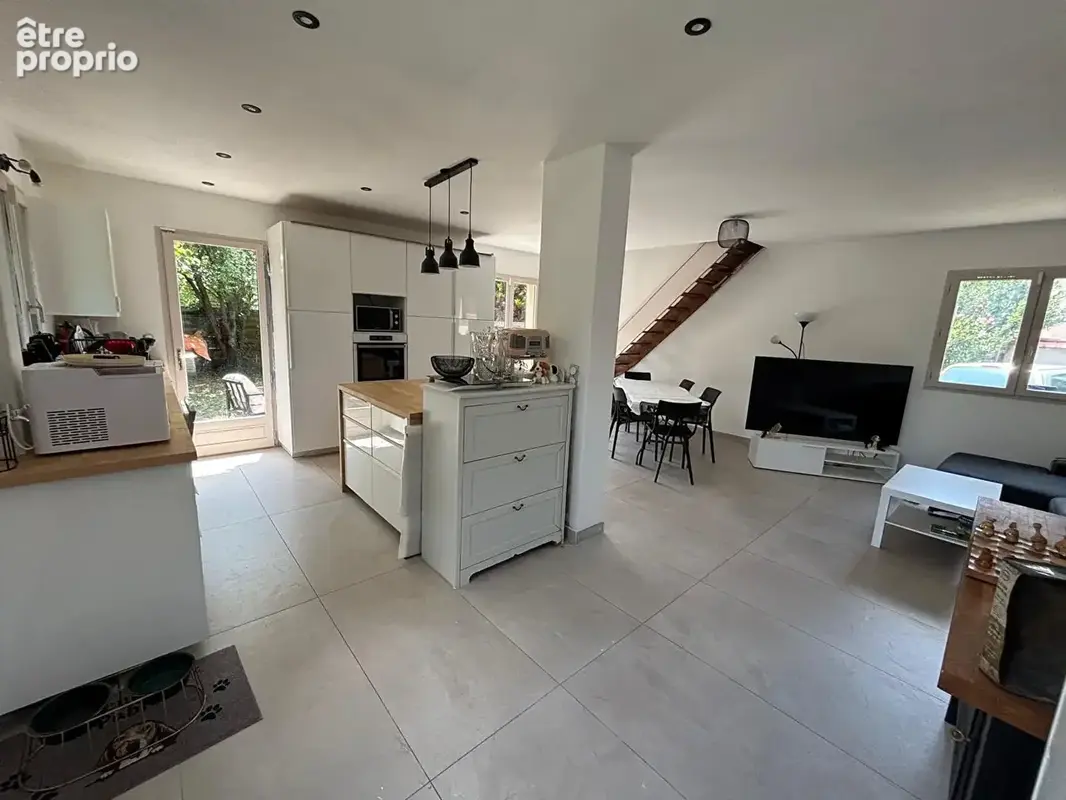 Belle Maison rénovée de 80 m² - cave de 45 m² sur terrain de 300 m² - Francheville-le-Bas - photo 3