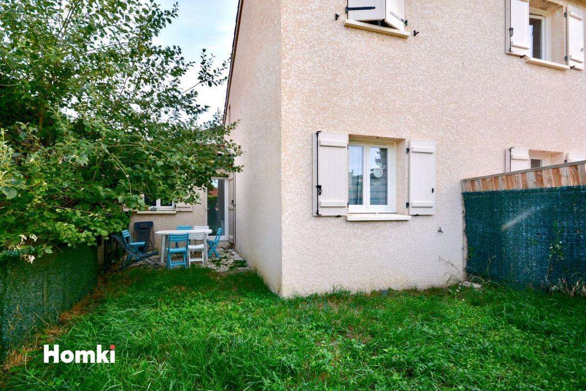 Maison/Villa T4 de 80 m² à Anse 69480 - photo 2