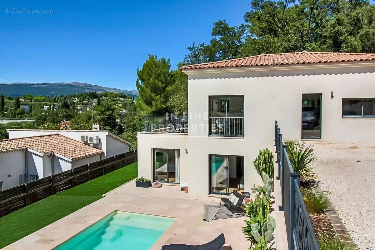 Maison à VALBONNE