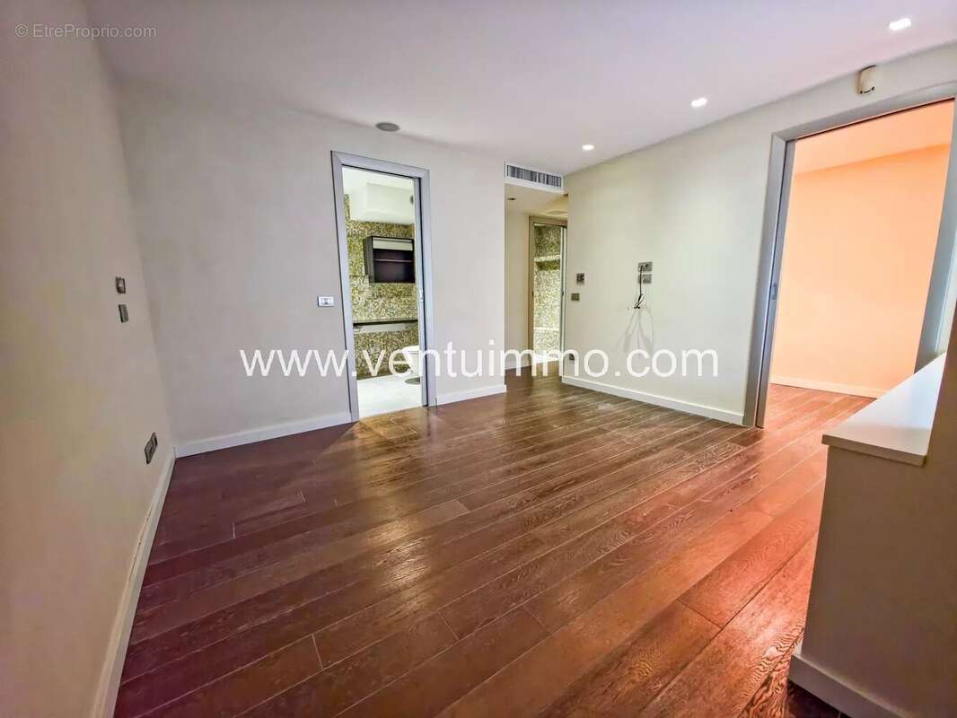 Appartement à ROQUEBRUNE-CAP-MARTIN