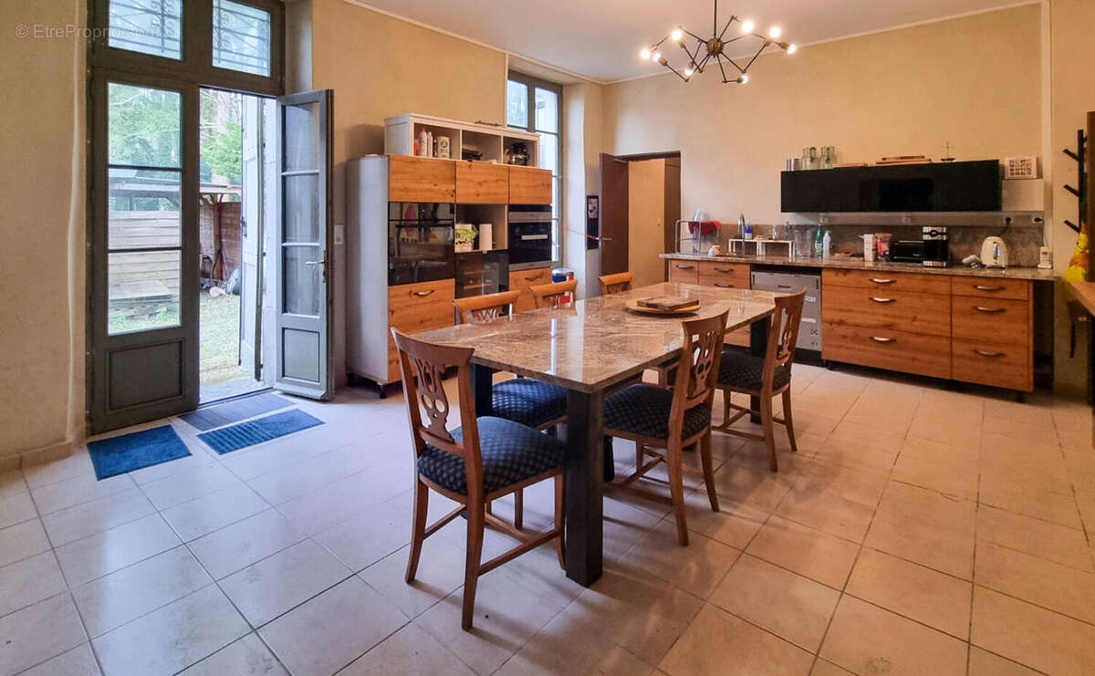 cuisine - Maison à SAISSAC