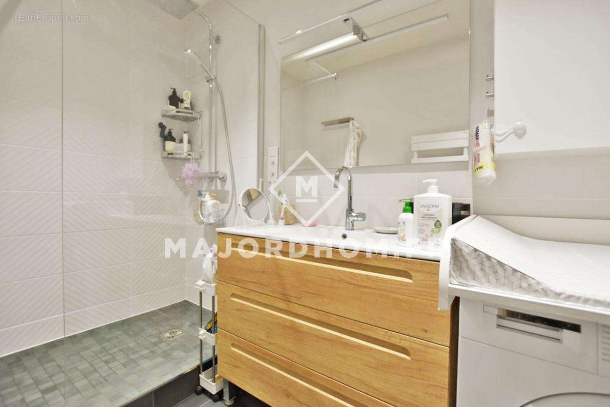 Appartement à MARSEILLE-5E