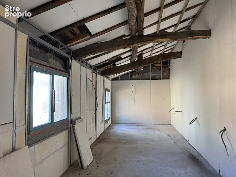Maison indépendante avec 3.9ha de terrain, et des dépendances - photo 8