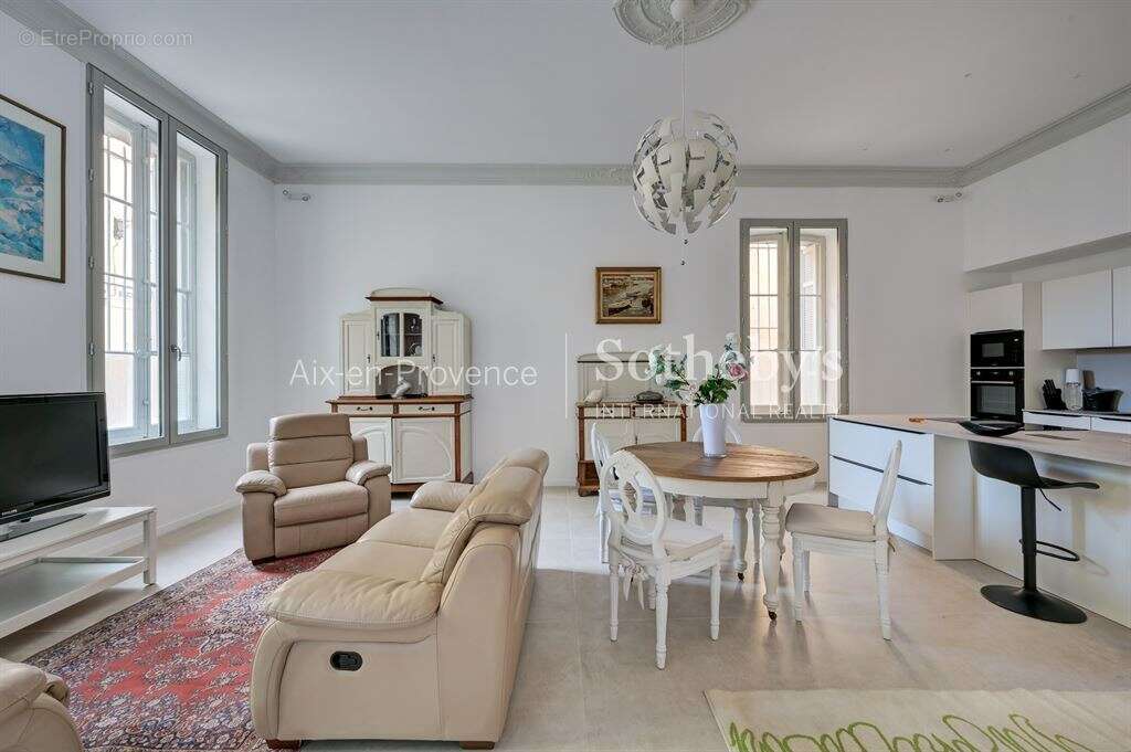 Duplex 175 m² en rez-de-chaussée avec jardin privatif – Quartier Mazarin, Aix-en-Provence - photo 8