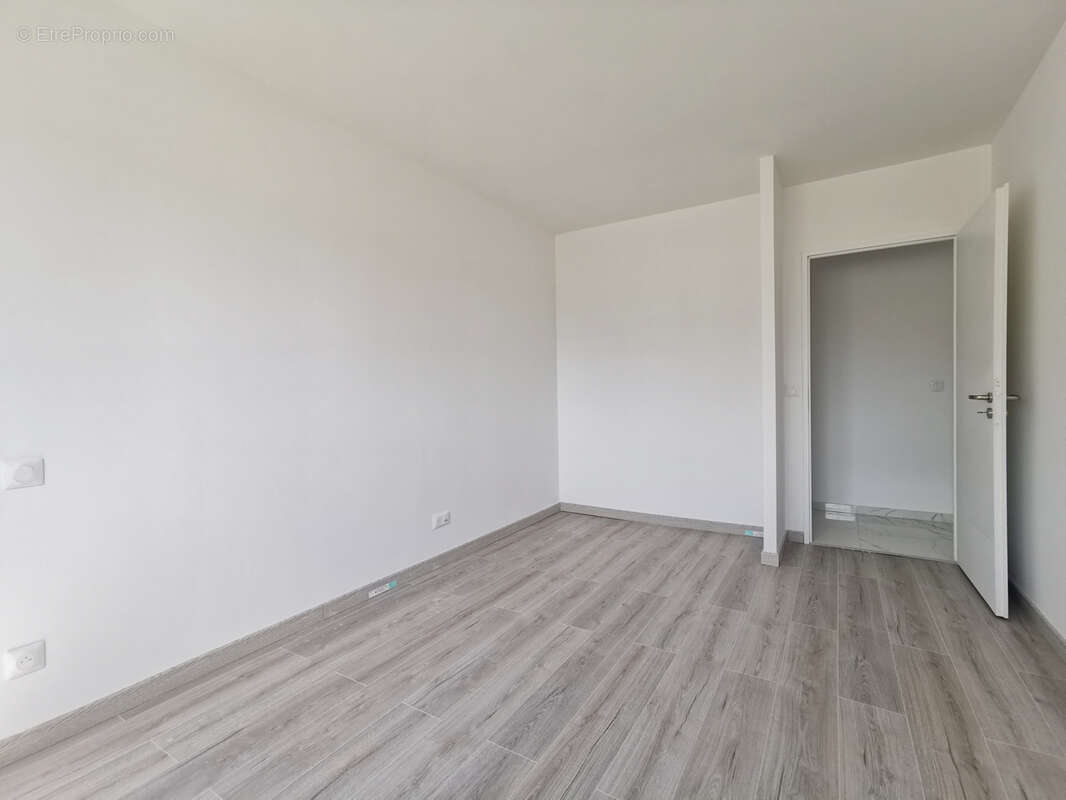 Maison achevée en 2026 avec 5 chambres à Rosières - photo 13