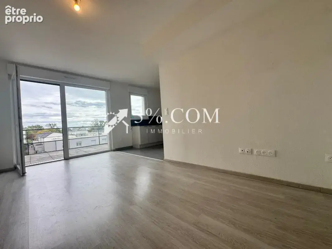 3%.COM - Bel appartement F3 avec terrasse et garage - photo 2
