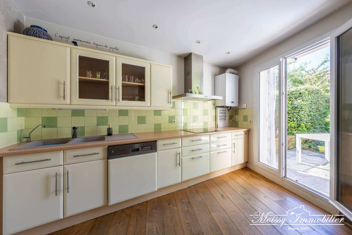 Maison à MOISSY-CRAMAYEL