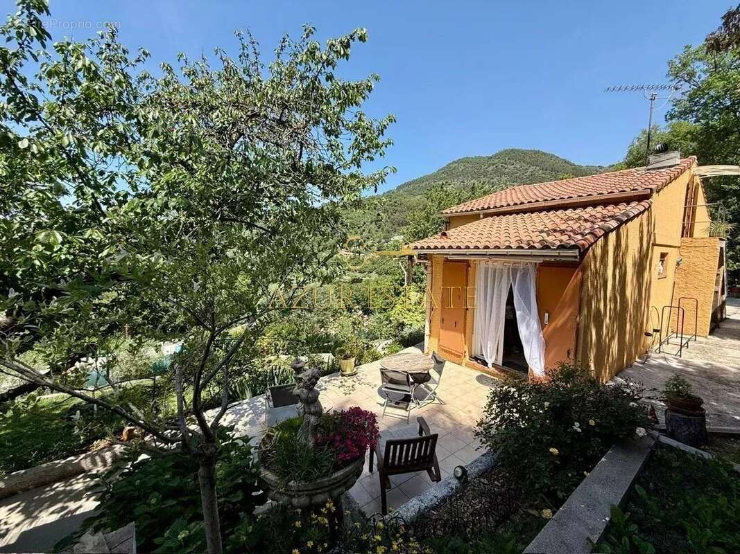 Maison à PEILLE