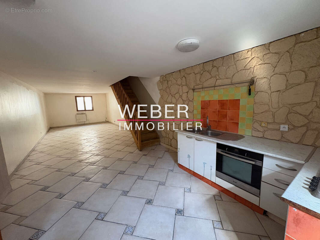 - la seyne sur mer - maison de ville / appartement - 103 m2 + garage - photo 3