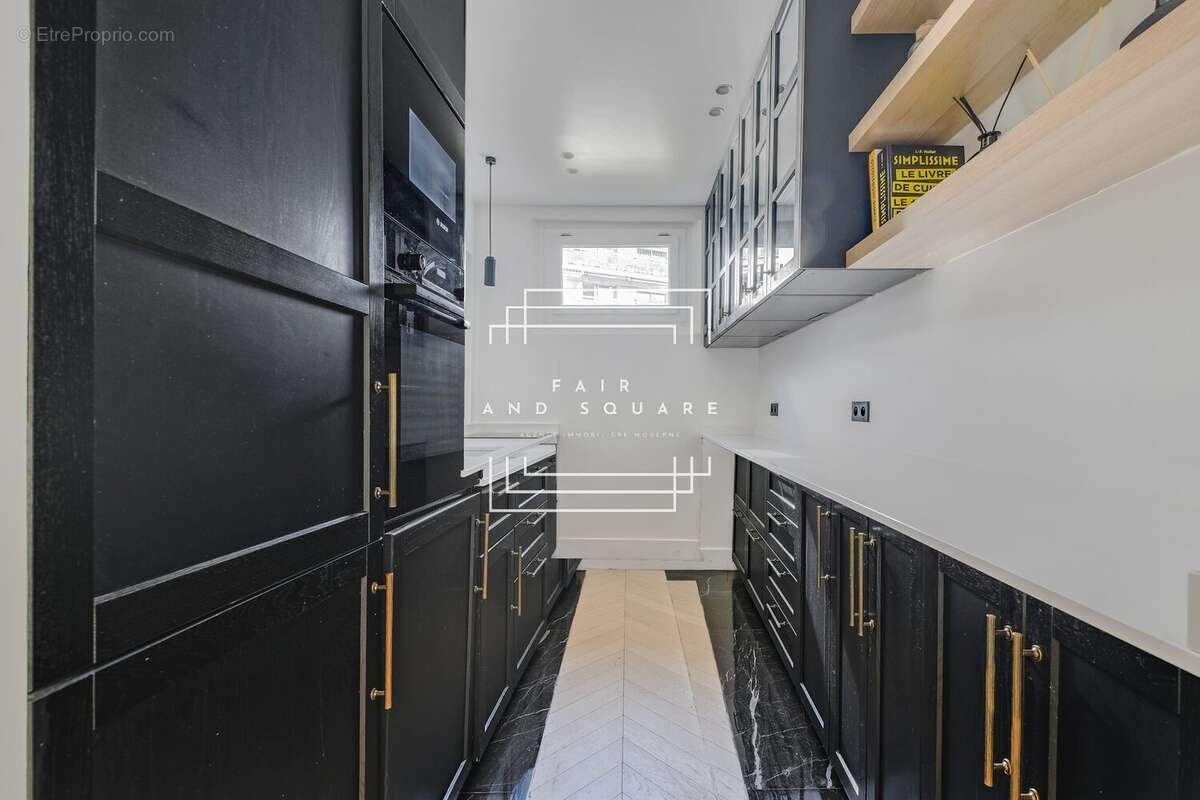 Appartement à NEUILLY-SUR-SEINE