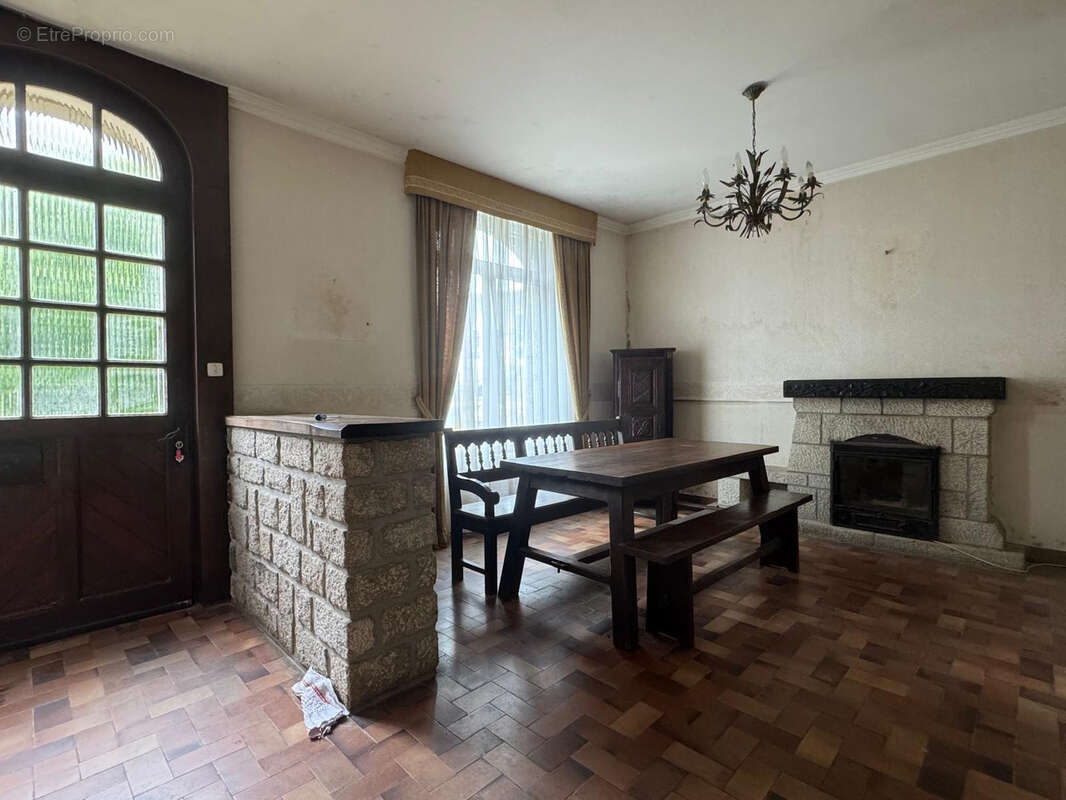 Maison à CORAY