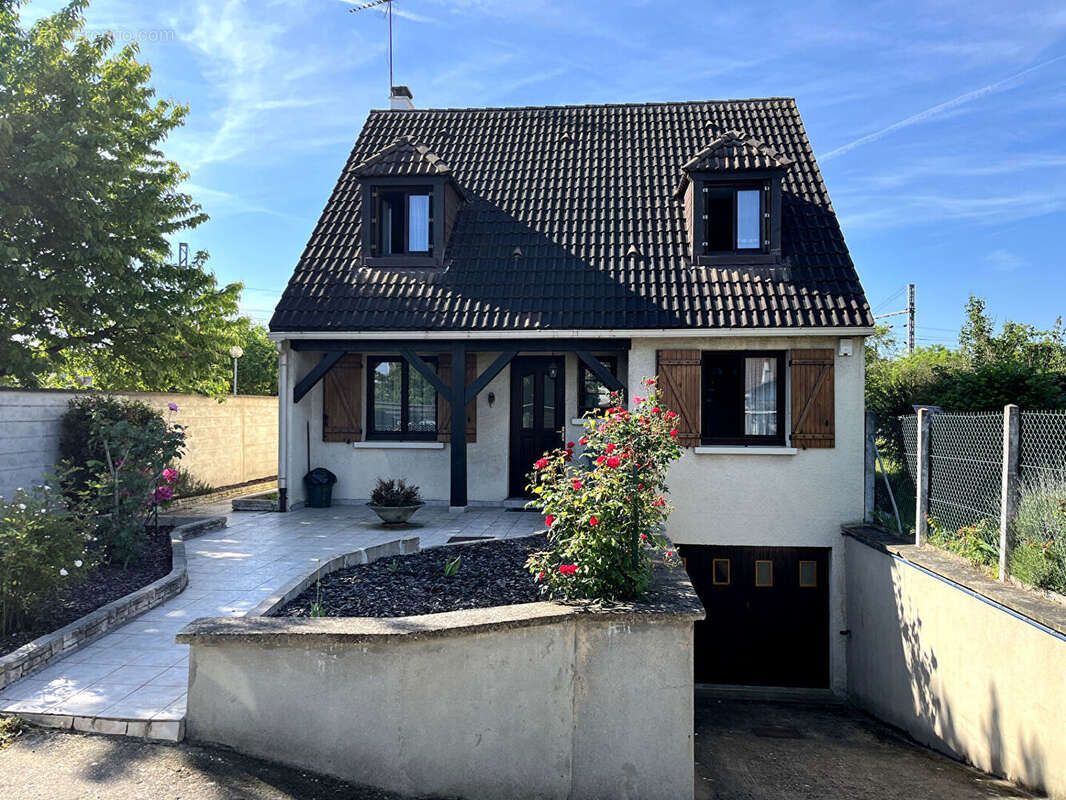 Maison à LES MUREAUX