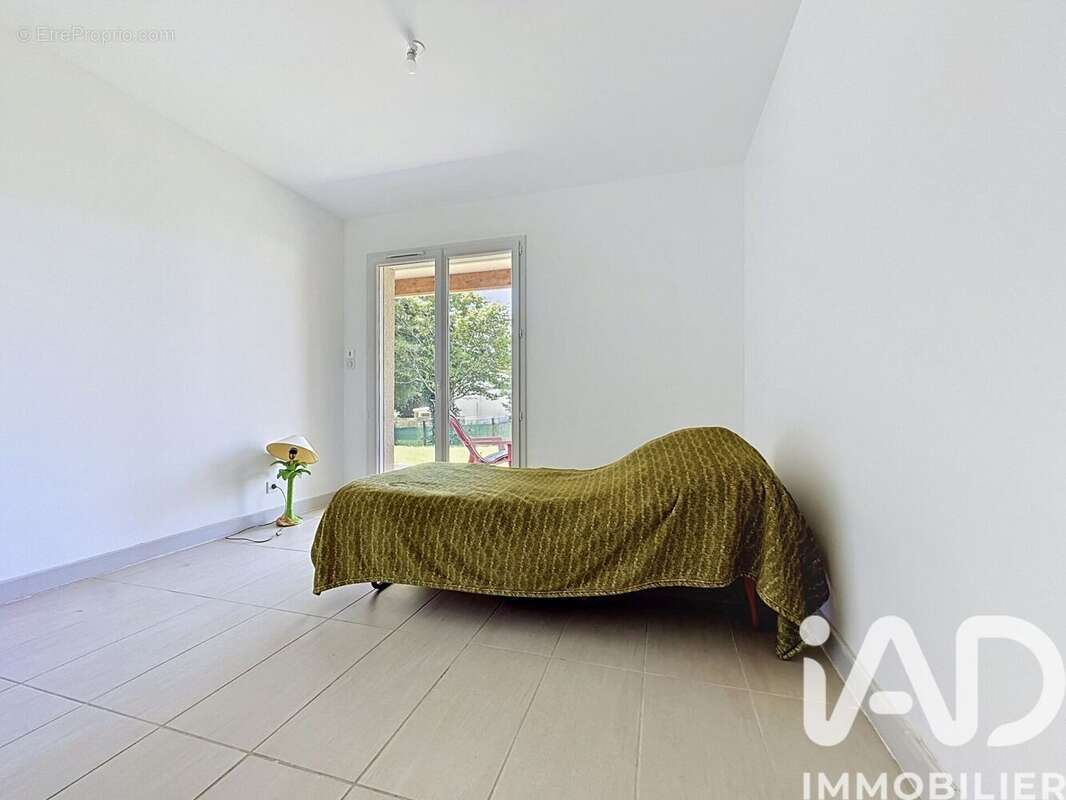 Maison 104 m² à La Clisse  - photo 9