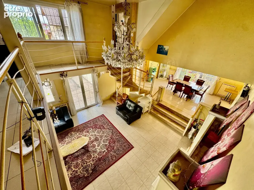 VILLAGE PARISIEN : superbe maison de standing ! - photo 4