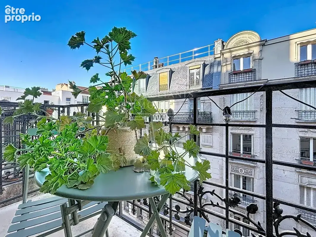 Cambronne. deux pièces traversant avec balcon – vue ciel - photo 2