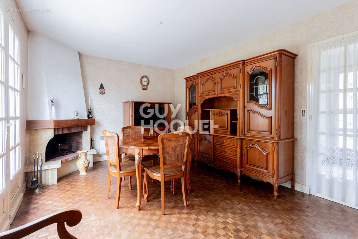 Maison à PARENTIS-EN-BORN