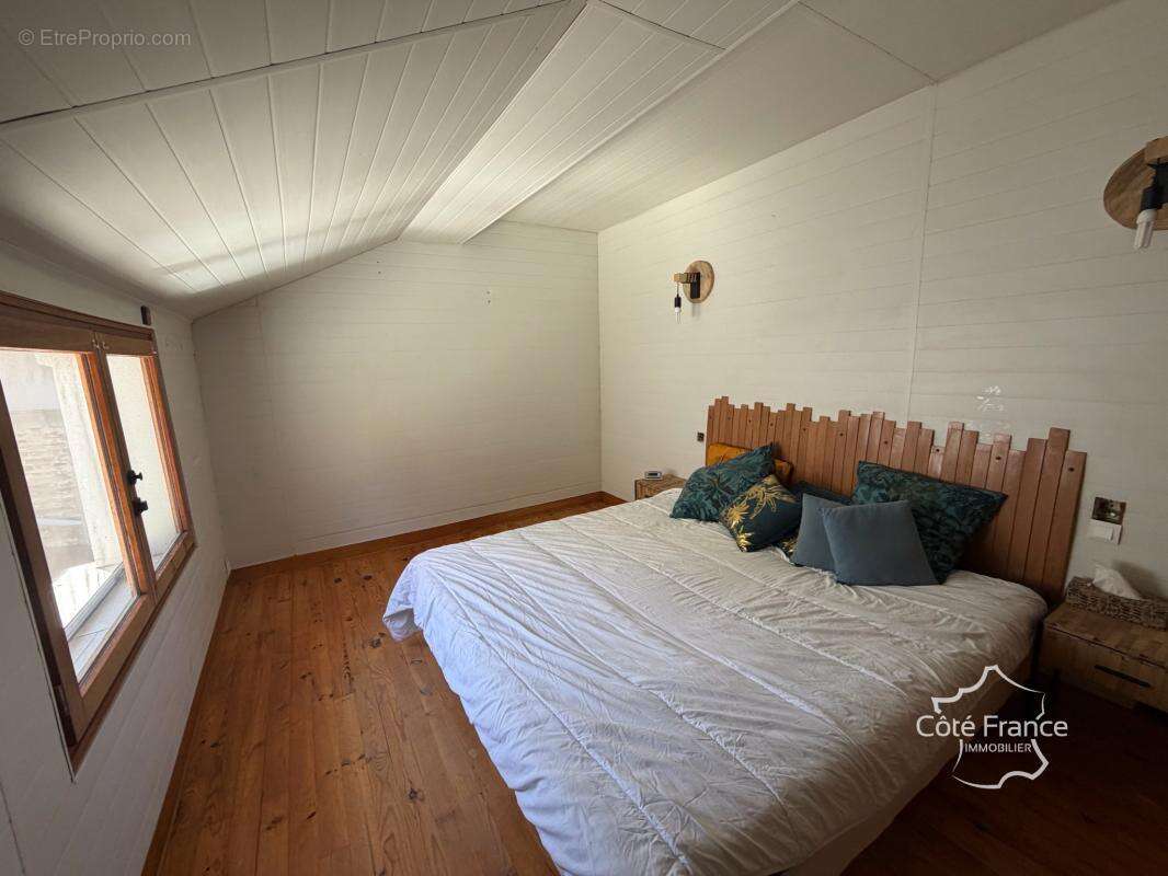 Magnifique maison en pierre de taille   Charme atypique et b - photo 15