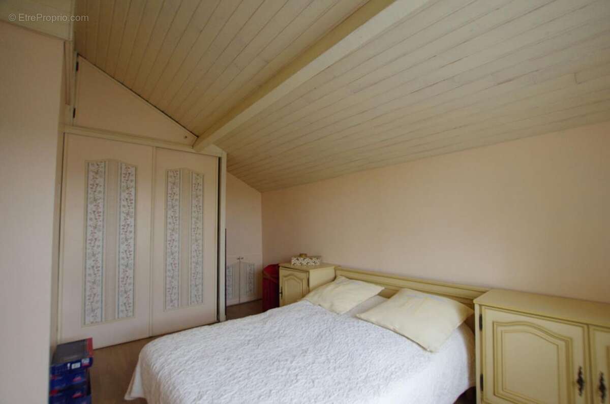 Maison à SAINTE-GENEVIEVE-DES-BOIS