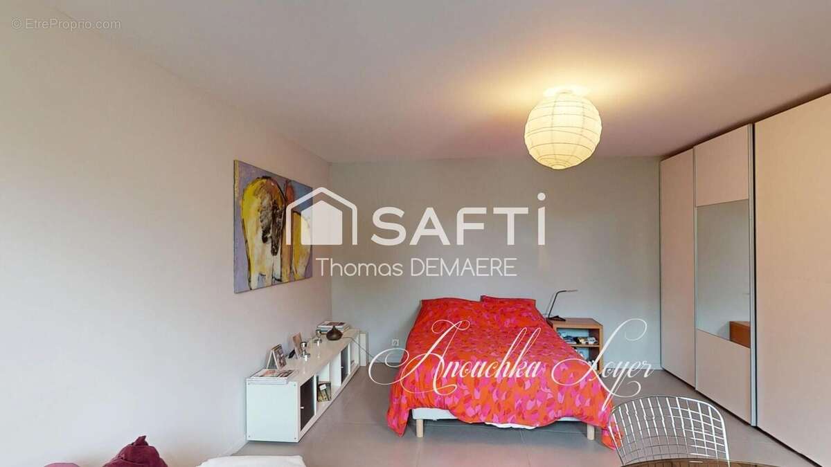 Maison 240 m² à Montlieu-La-Garde  - photo 8