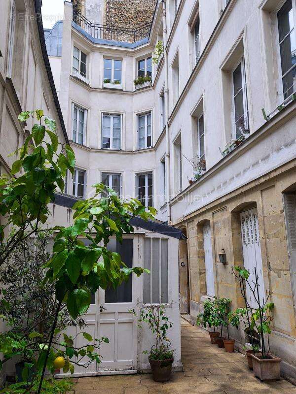 Appartement à PARIS-6E