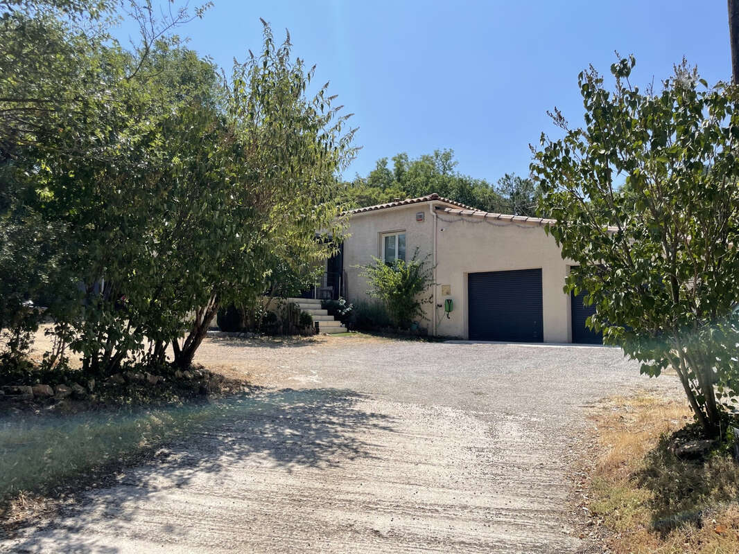 Villa t6 de plain-pied avec piscine à 45 minutes de montpellier et de béziers - photo 16