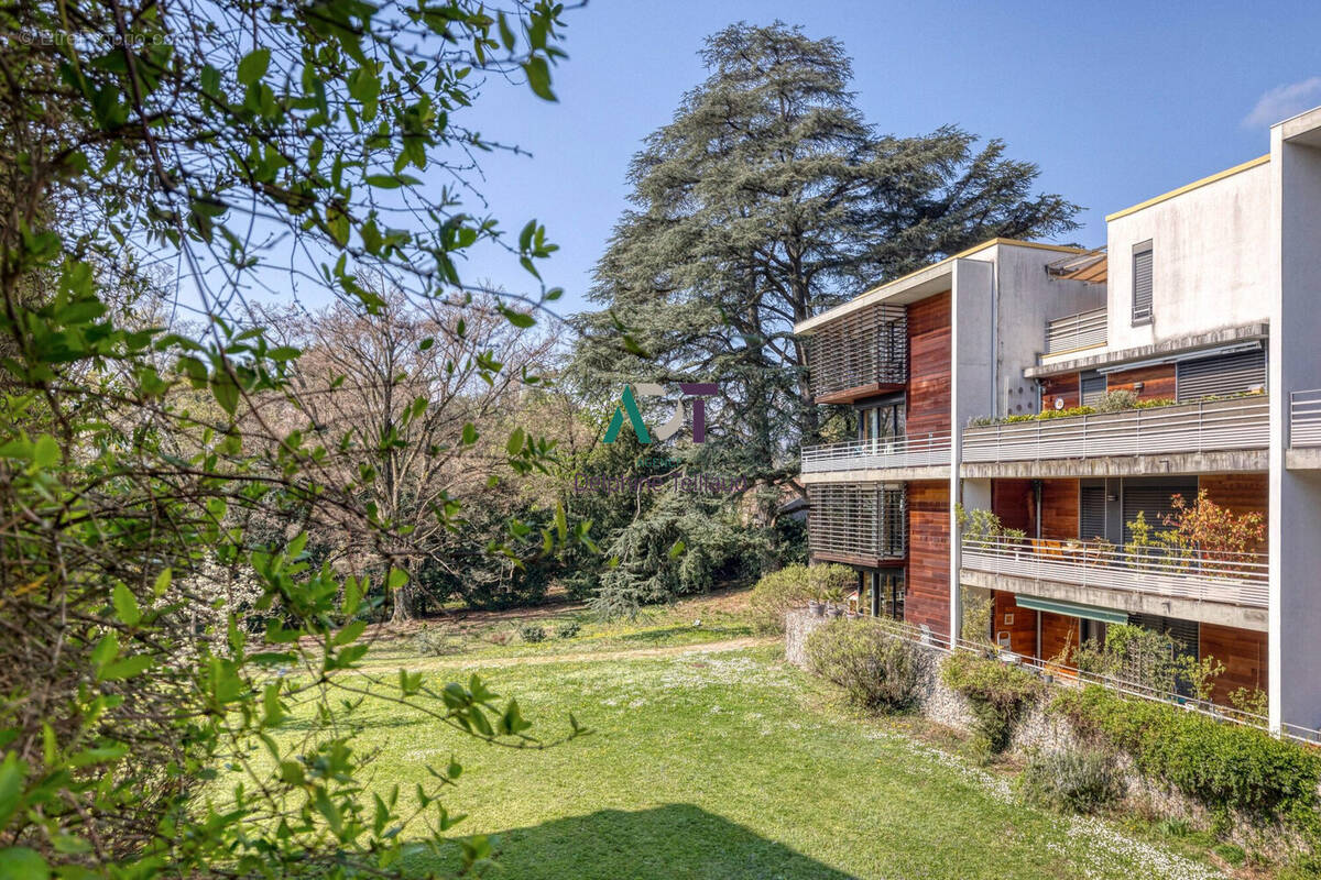 Appartement à MEYLAN