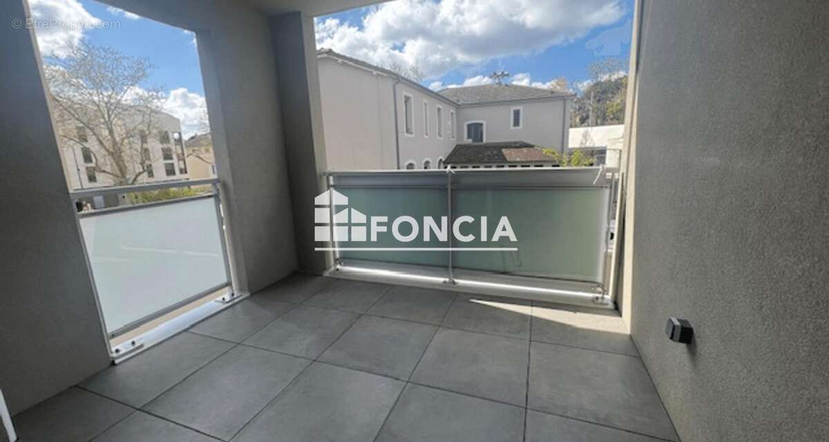 Appartement à RILLIEUX-LA-PAPE