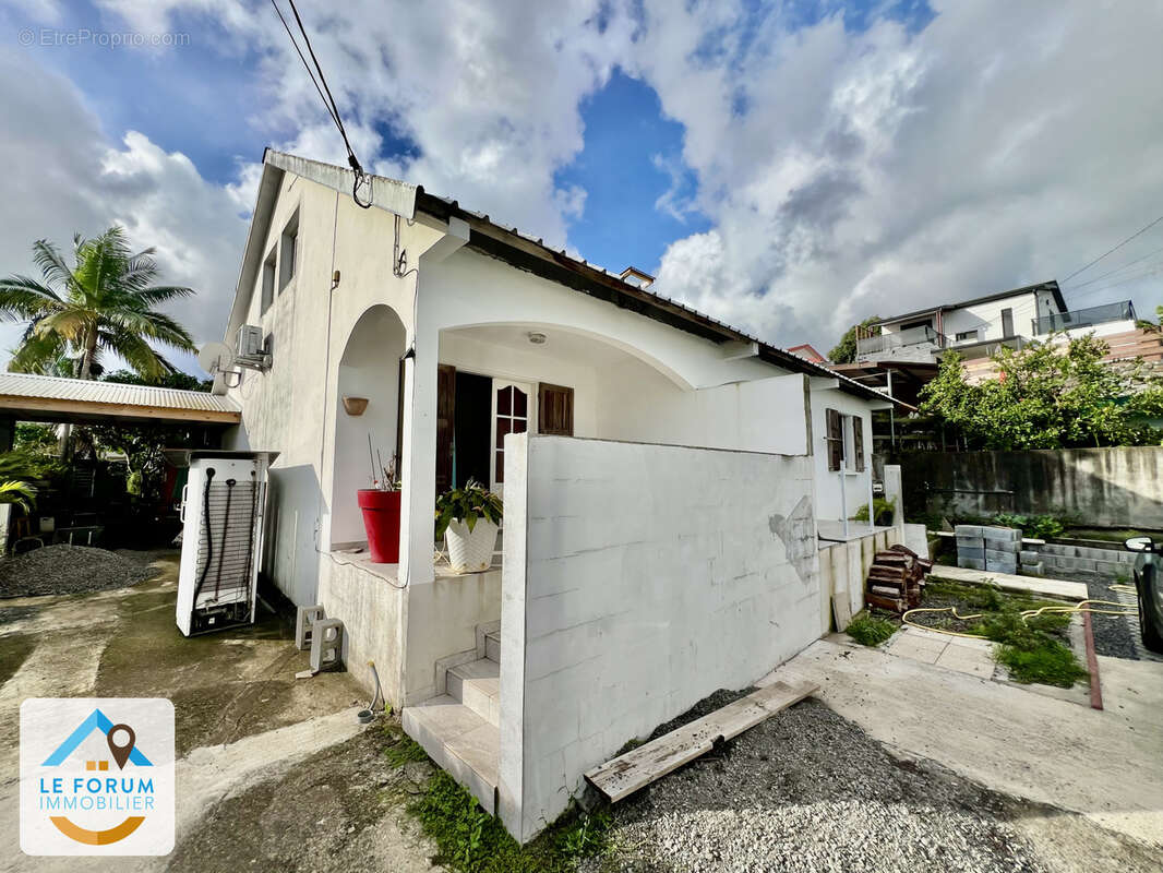 Tampon 97430 - ensemble immobilier - investissement - secteur agréable - proche commodités - photo 2