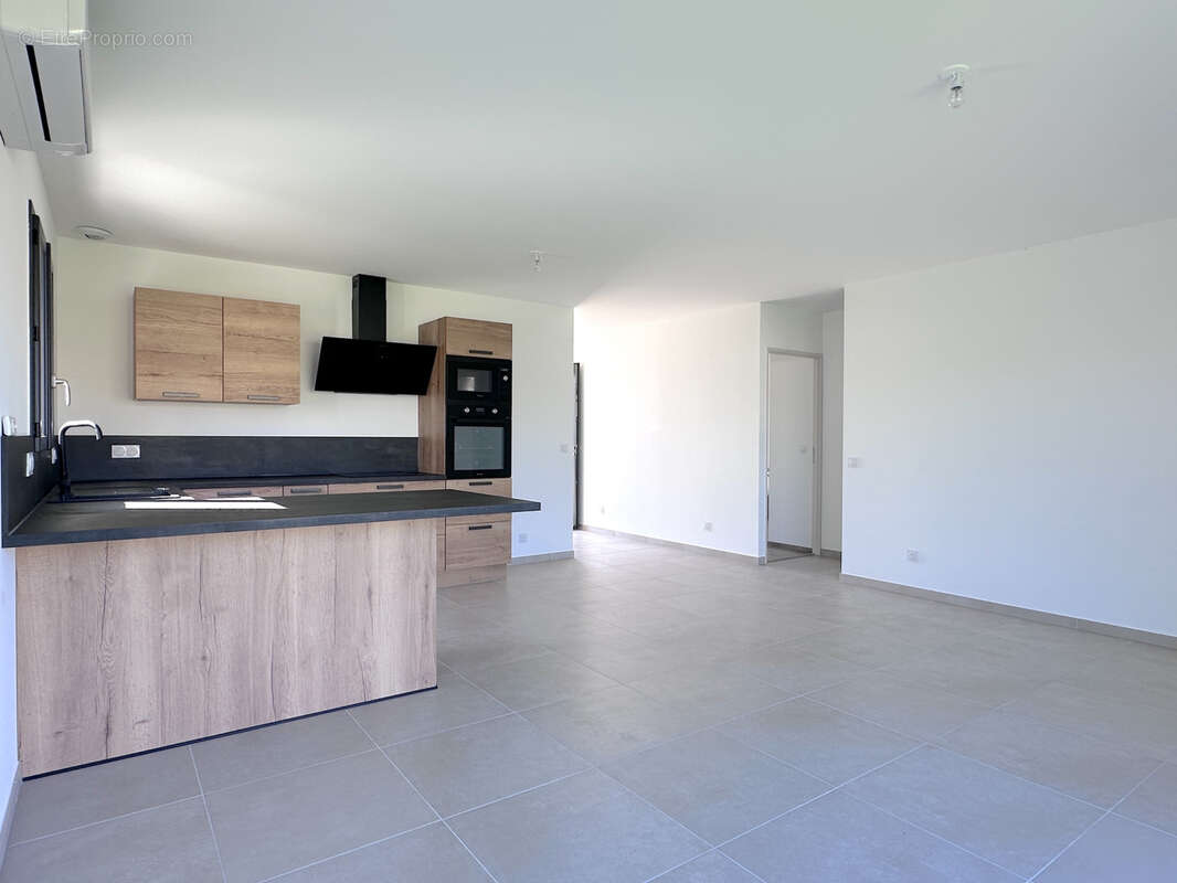 Maison à NEUVILLE-DE-POITOU