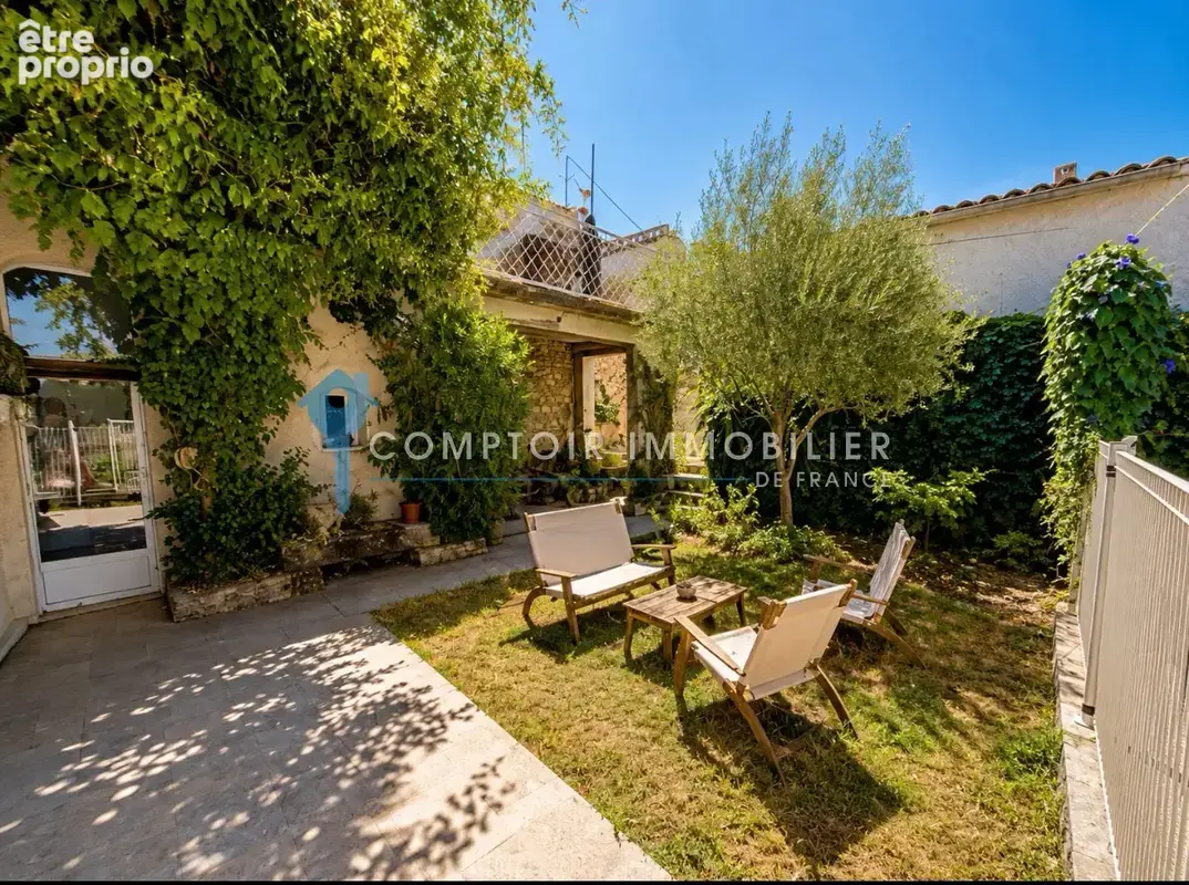 En Exclusivité Maison de village  d'environ 220 m2 hab entièrement rénové en 2021 sur 383 m2 de parcelle - photo 4