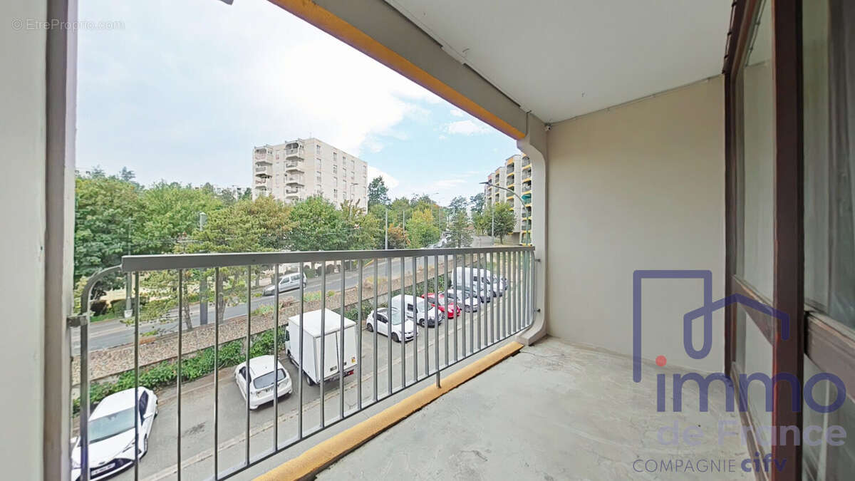 Appartement 66 m² à Saint-Etienne  - photo 8