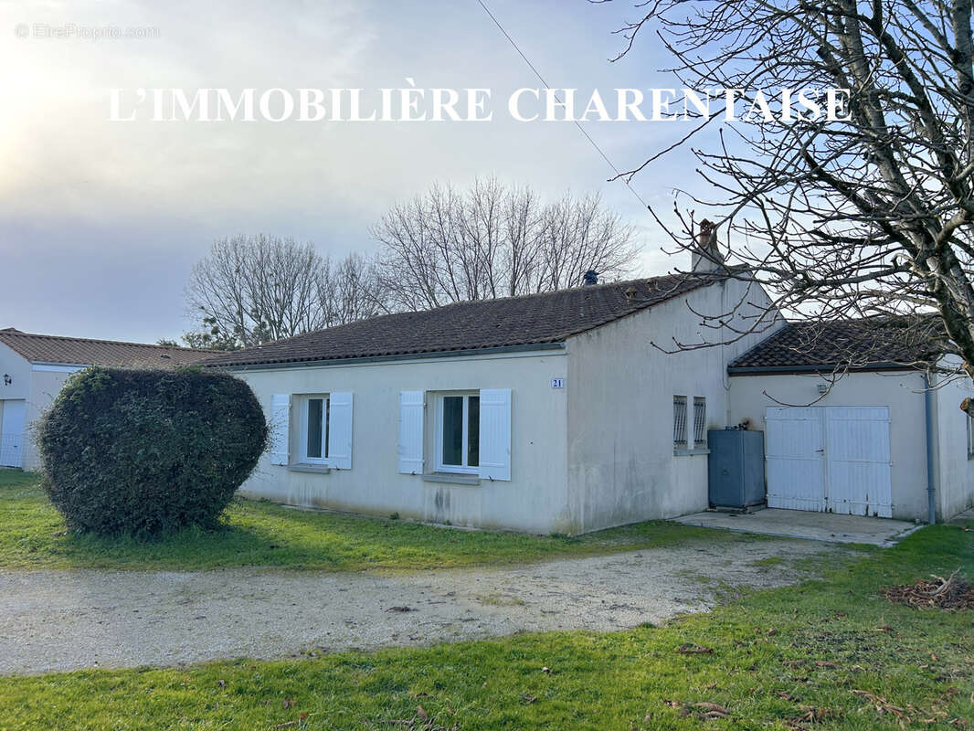 Maison à CORME-ECLUSE