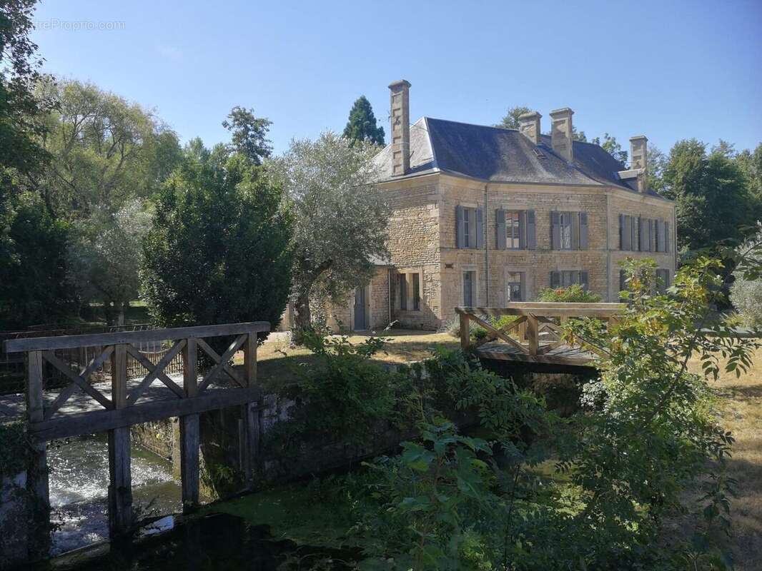 Maison à SALLES