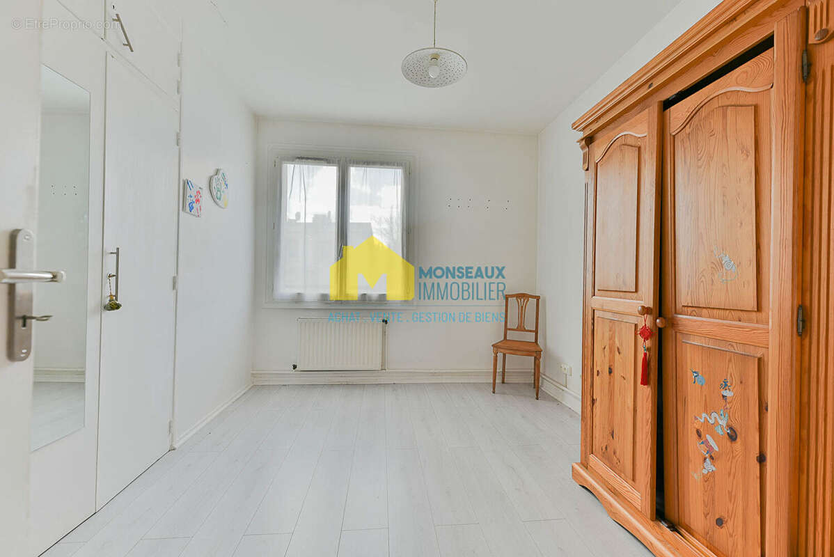 Appartement à SAINTE-GENEVIEVE-DES-BOIS