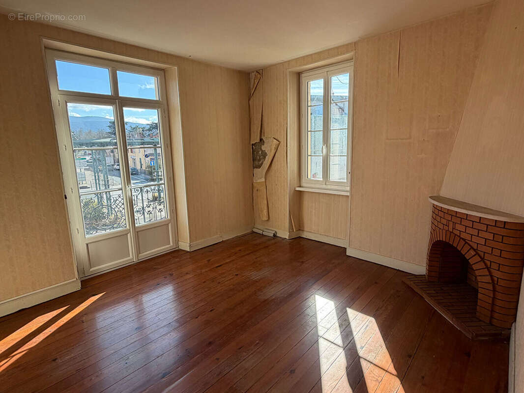 Appartement à LABRUGUIERE