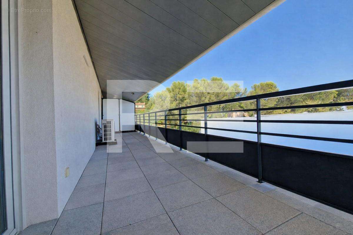 Nimes appartement 69 m² 2 chambres terrasse 42 m² garage - photo 8