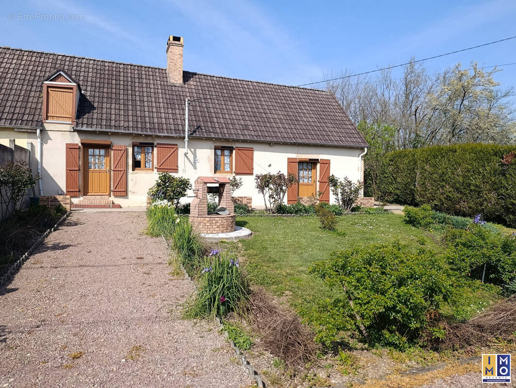 Maison à BENGY-SUR-CRAON